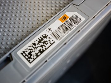 RFID label for tracking packaging